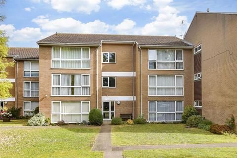 Geoffrey Court, Birchington CT7 2 bed apartment for sale