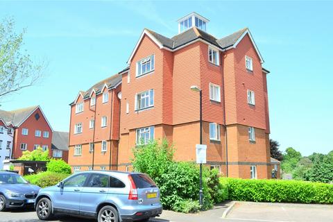 East Grinstead, West Sussex, RH19 3 bed apartment for sale