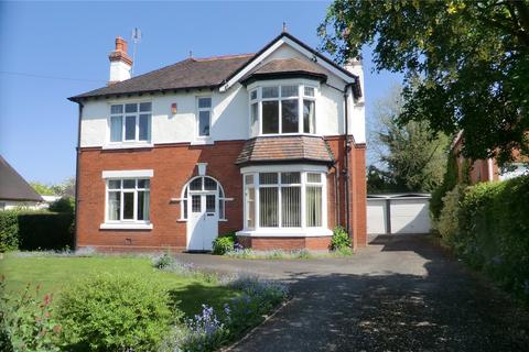 Golf Links Lane, Telford TF1 3 bed detached house for sale