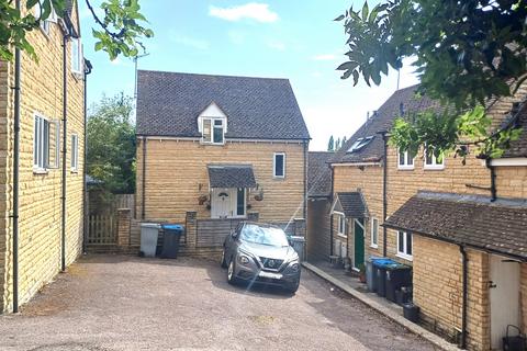William Bliss Avenue, Chipping Norton... 2 bed semi