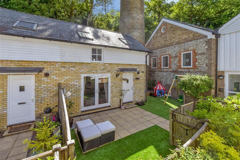 Hayle Mill Road, Maidstone, Kent 2 bed end of terrace house for sale