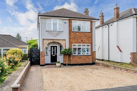 Francis Close, Ewell 3 bed detached house for sale