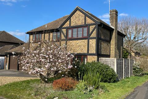 Cadet Way, Church Crookham GU52 4 bed detached house for sale