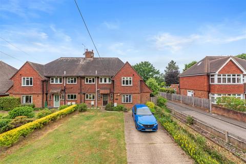 Sevenoaks 2 bed maisonette for sale