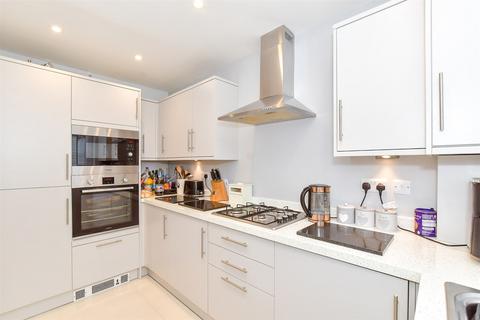 Kings Close, Arundel BN18 3 bed townhouse for sale