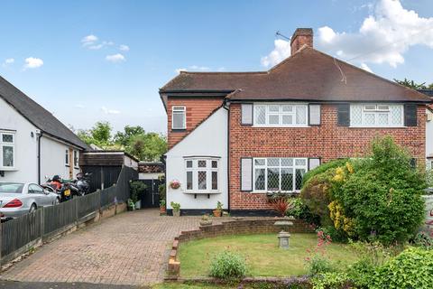Oaks Avenue, Worcester Park KT4 4 bed semi