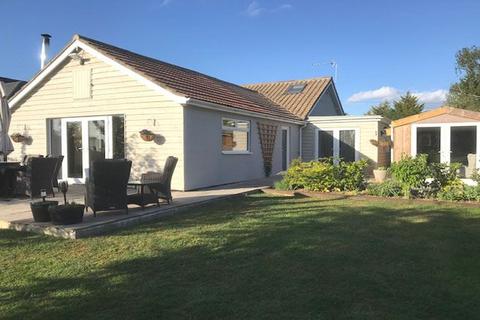 Bedfield 4 bed bungalow for sale
