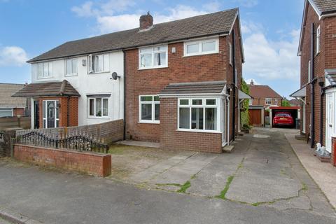Hertford Drive, Manchester M29 3 bed semi