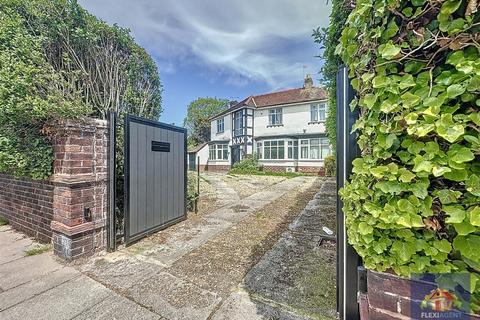 Scarisbrick New Road, Southport PR8 4 bed semi