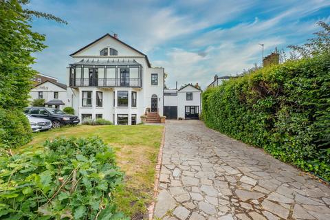 Bromley Common, Bromley BR2 6 bed house for sale