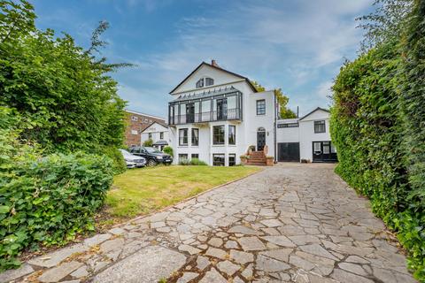 Bromley Common, Bromley BR2 6 bed house for sale