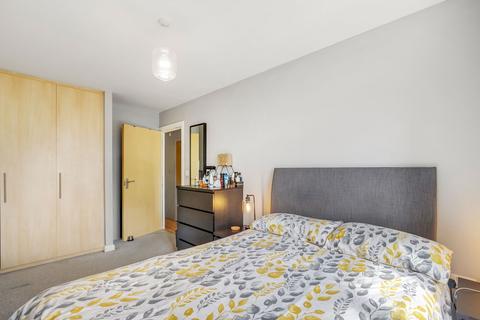 Pavement Square, Croydon CR0 2 bed flat for sale