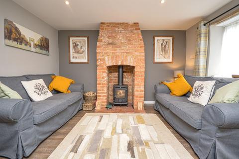 Litcham 2 bed cottage for sale