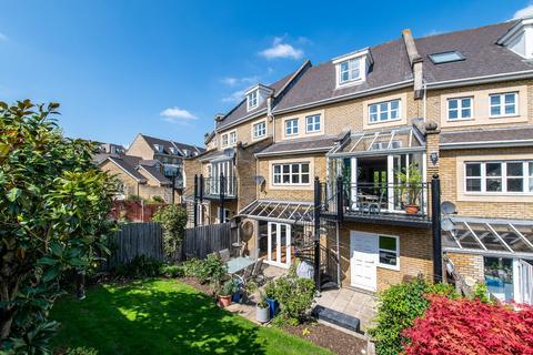 Waterstone Park, Greenhithe 3 bed townhouse for sale