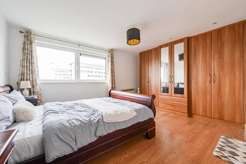 Fathom Court, Gallions Reach, London... 2 bed flat for sale