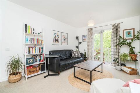 Nursery Lane, London E2 2 bed flat for sale
