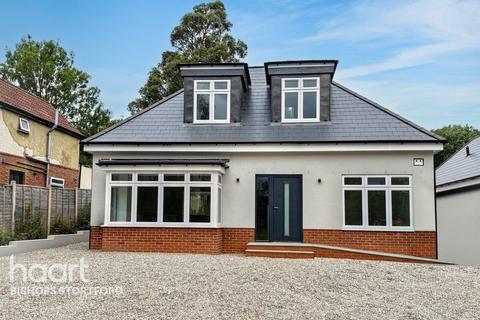 Bishops Stortford CM22 4 bed chalet for sale