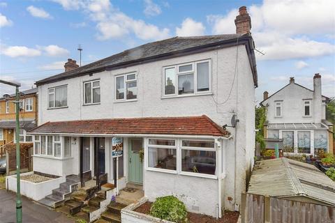 Caledon Road, Wallington, Surrey 2 bed ground floor maisonette for sale