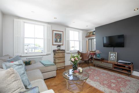 Nunhead Green, Nunhead, SE15 2 bed flat for sale