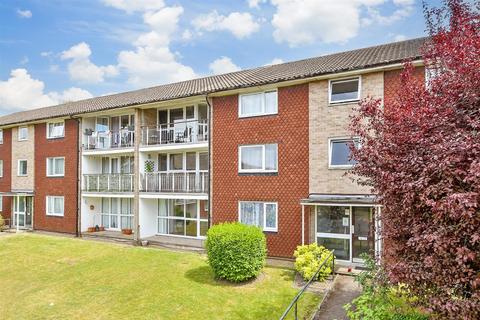 Basinghall Gardens, Sutton SM2 2 bed ground floor flat for sale