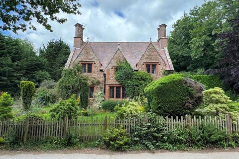 Taunton TA2 3 bed detached house for sale