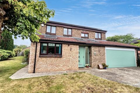 North Millers Dale 4 bed detached house for sale