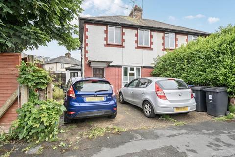 Boundary Road,  Woking,  Surrey,  GU21 2 bed maisonette for sale
