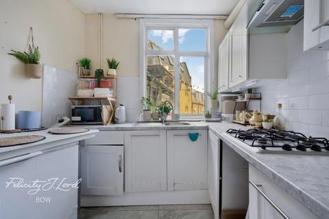 Burdett Road, London 3 bed flat for sale