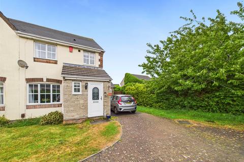 Elmore Lane East, Quedgeley... 3 bed semi