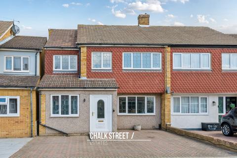 Elmer Close, Rainham, RM13 4 bed semi