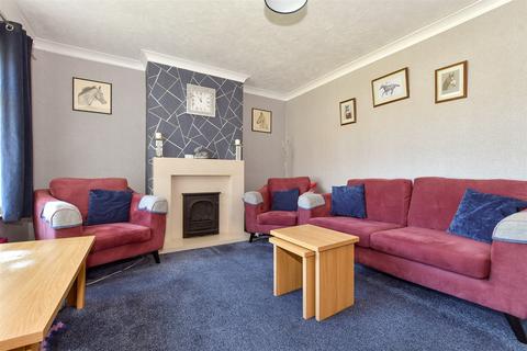 Old Farm Close, Whitstable CT5 3 bed semi