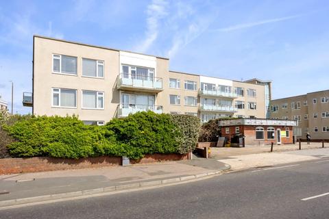 Kingsway, Hove 2 bed apartment for sale