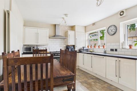 Elsinge Road, Enfield 4 bed terraced house for sale