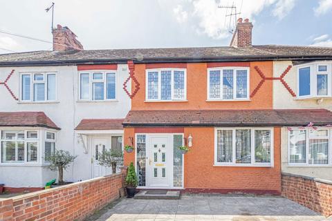 Smallberry Avenue, Isleworth TW7 3 bed house for sale