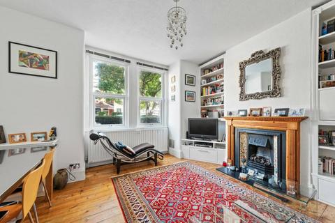 St. Albans Avenue, London 2 bed flat for sale