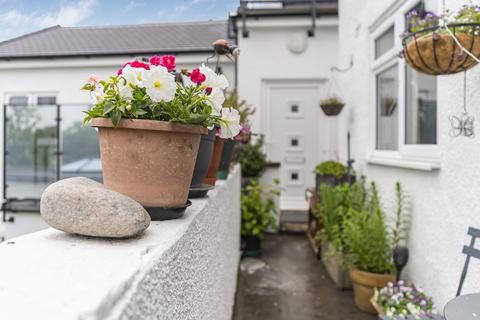 Station Approach, Bromley, BR2 3 bed maisonette for sale