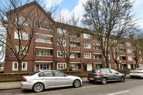 Mortlake High Street, Mortlake... 3 bed flat for sale