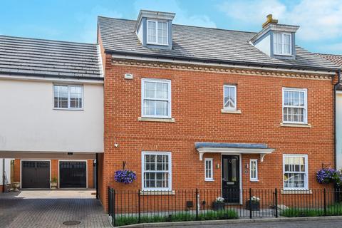 Tapley Road, Newland Spring, Chelmsford 5 bed link detached house for sale