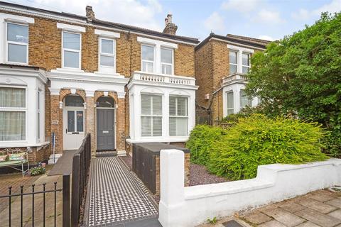 Wolfington Road, London 3 bed flat for sale