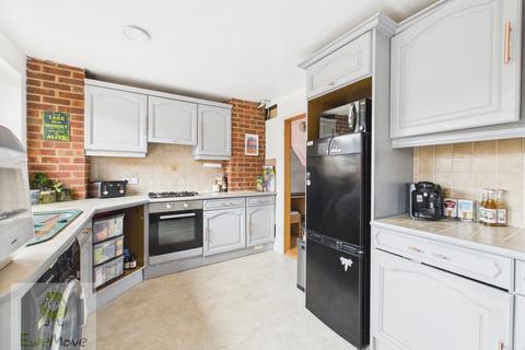 The Spires, Strood, Rochester, ME2 2PZ 2 bed terraced house for sale
