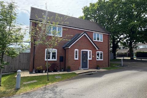 Greyhound Close, Burntwood 3 bed detached house for sale