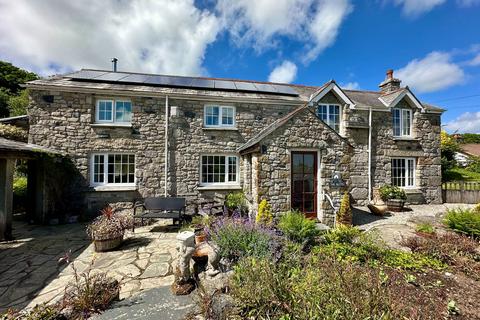 St. Austell PL26 4 bed detached house for sale