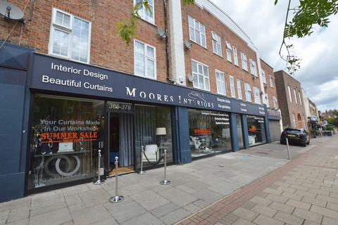 Uxbridge Road, Hatch End 2 bed flat for sale