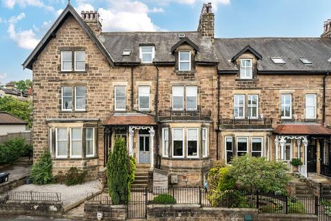 Hollins Road, Harrogate, HG1 2 bed flat for sale