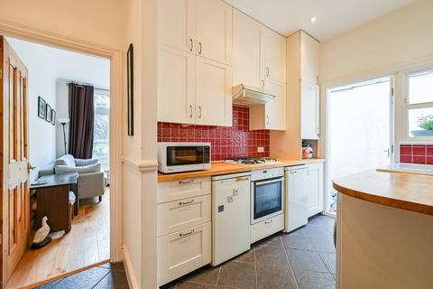 Rosebery Road, Muswell Hill, London, N10 2 bed flat for sale