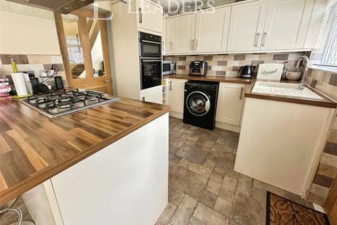 Kingscote Road, Cowplain, Waterlooville 4 bed semi