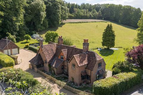 Buckhold, Reading RG8 4 bed detached house for sale