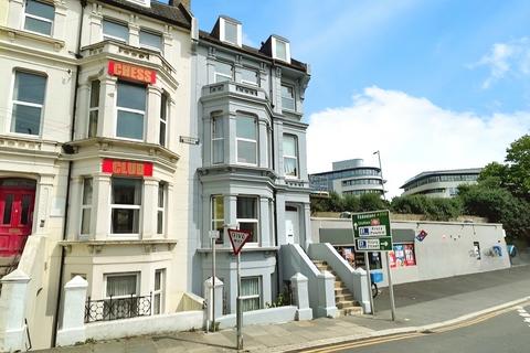 Cornwallis Terrace, East Sussex TN34 3 bed flat for sale