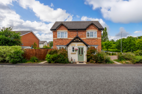 3 bed detached house