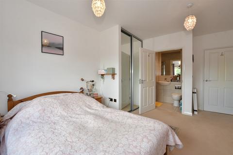 Thornbury Way, Walthamstow 2 bed flat for sale